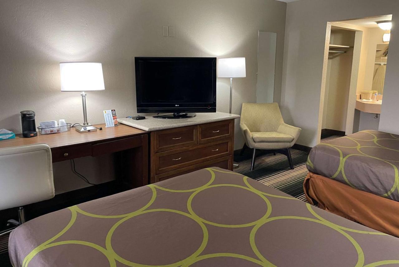 Deluxe Inn & Suites Junction City Kültér fotó