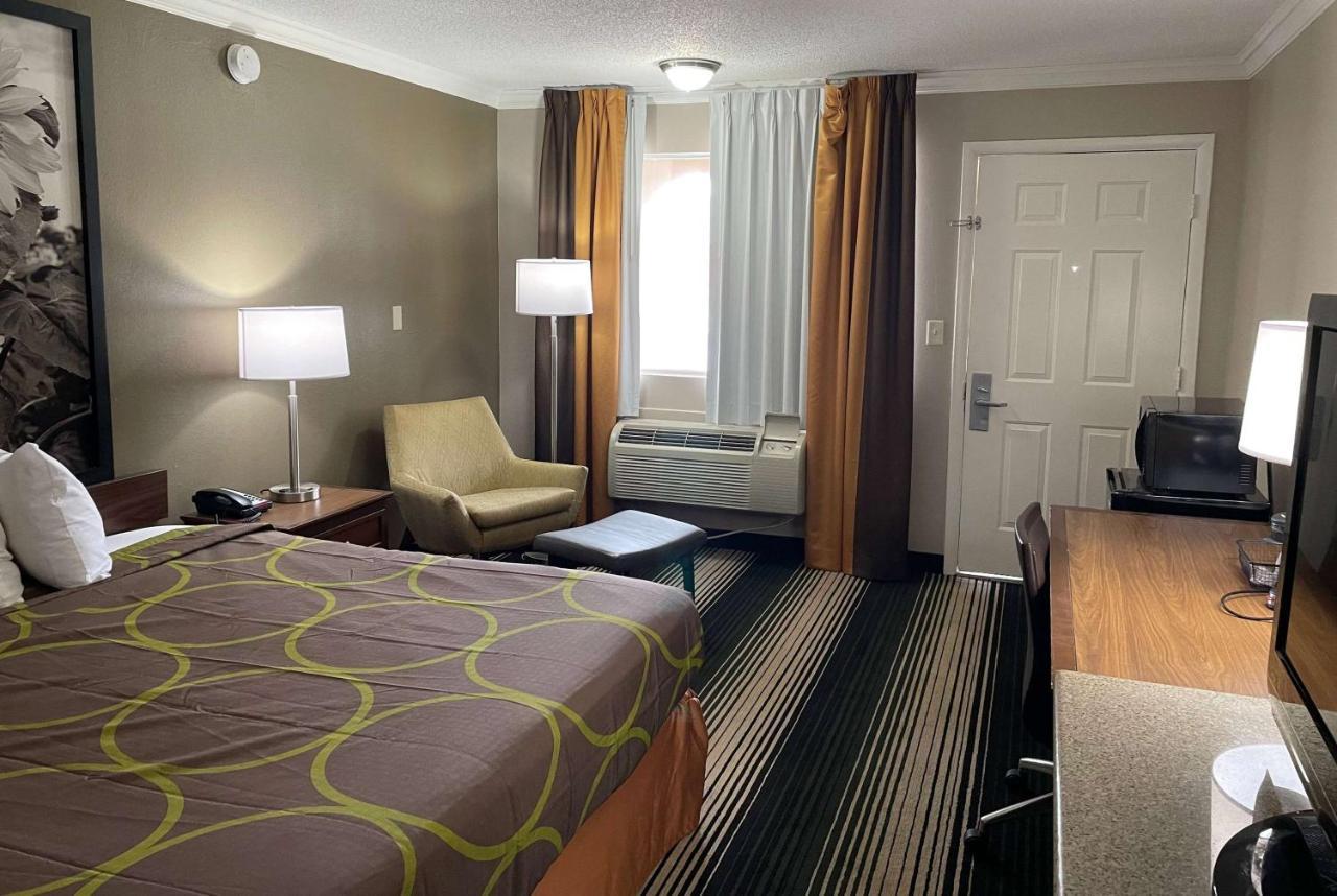 Deluxe Inn & Suites Junction City Kültér fotó