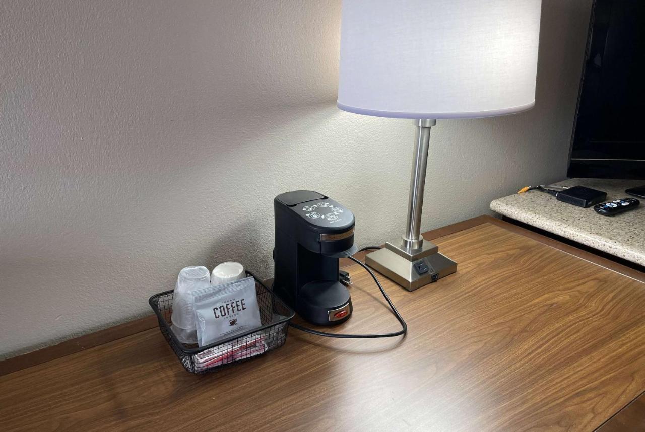 Deluxe Inn & Suites Junction City Kültér fotó