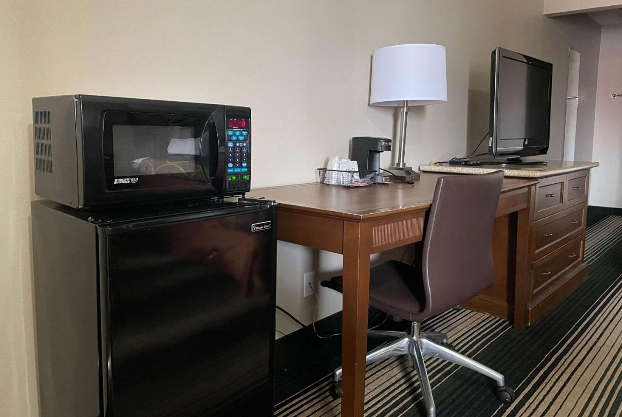 Deluxe Inn & Suites Junction City Kültér fotó