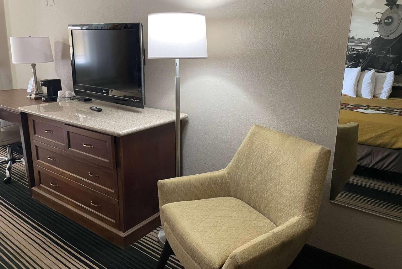 Deluxe Inn & Suites Junction City Kültér fotó