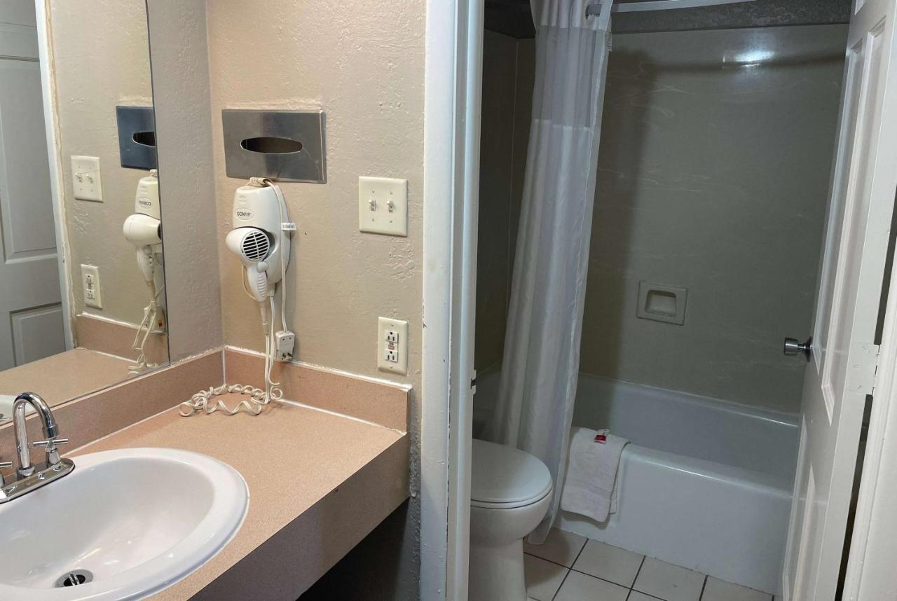 Deluxe Inn & Suites Junction City Kültér fotó