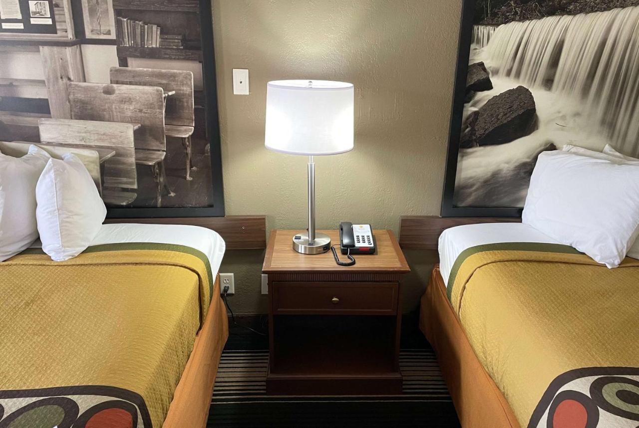 Deluxe Inn & Suites Junction City Kültér fotó