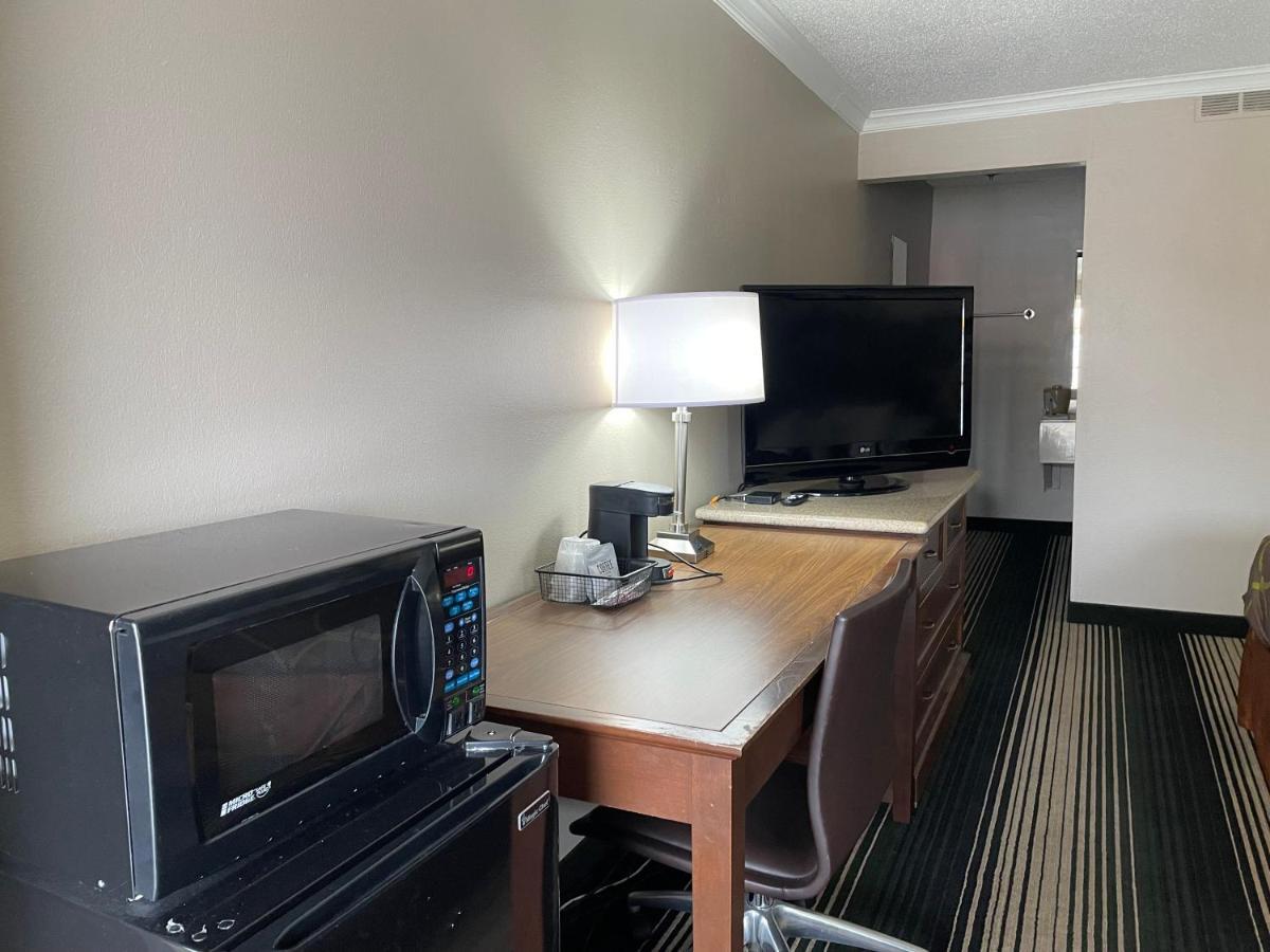 Deluxe Inn & Suites Junction City Kültér fotó