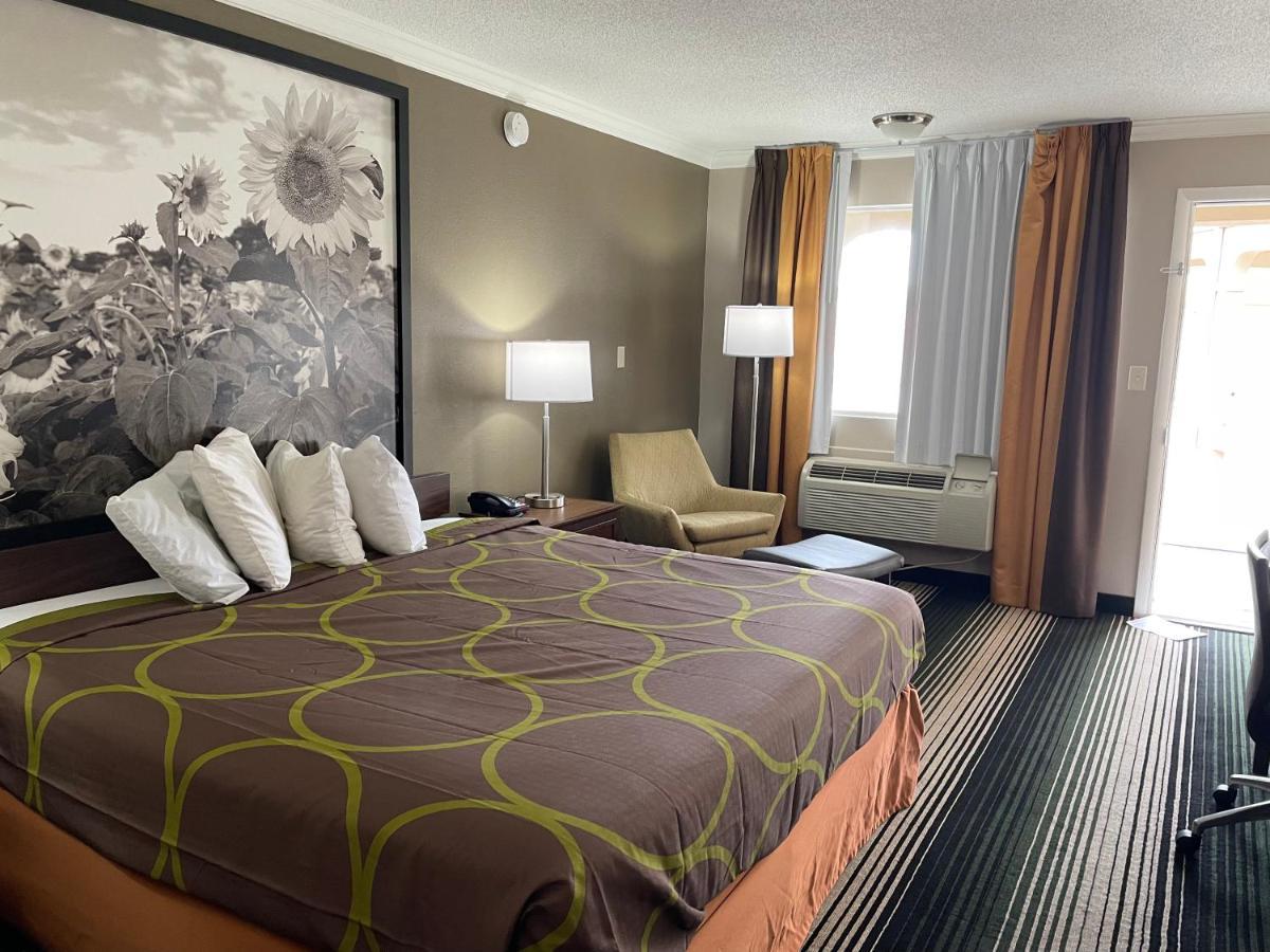 Deluxe Inn & Suites Junction City Kültér fotó