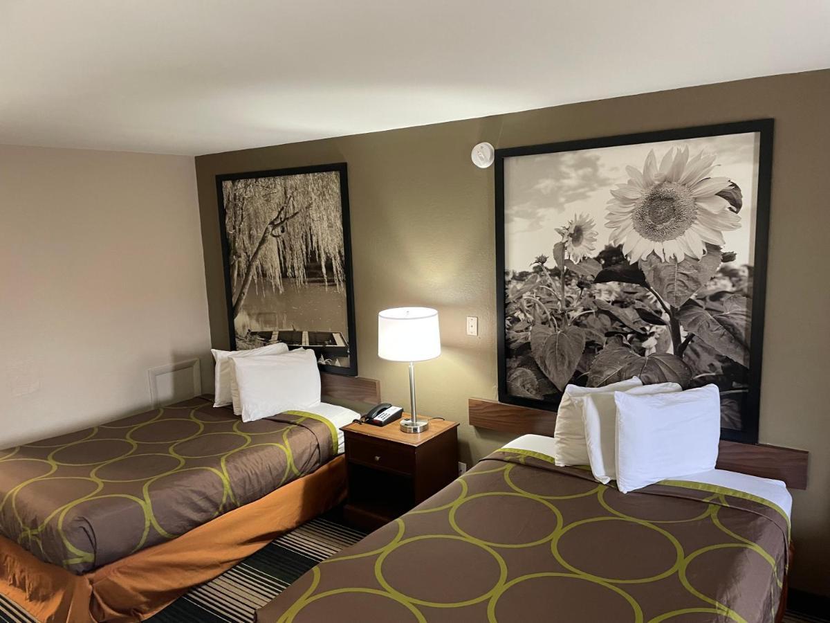 Deluxe Inn & Suites Junction City Kültér fotó