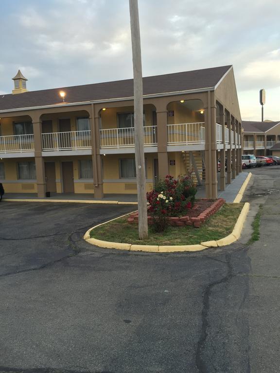 Deluxe Inn & Suites Junction City Kültér fotó
