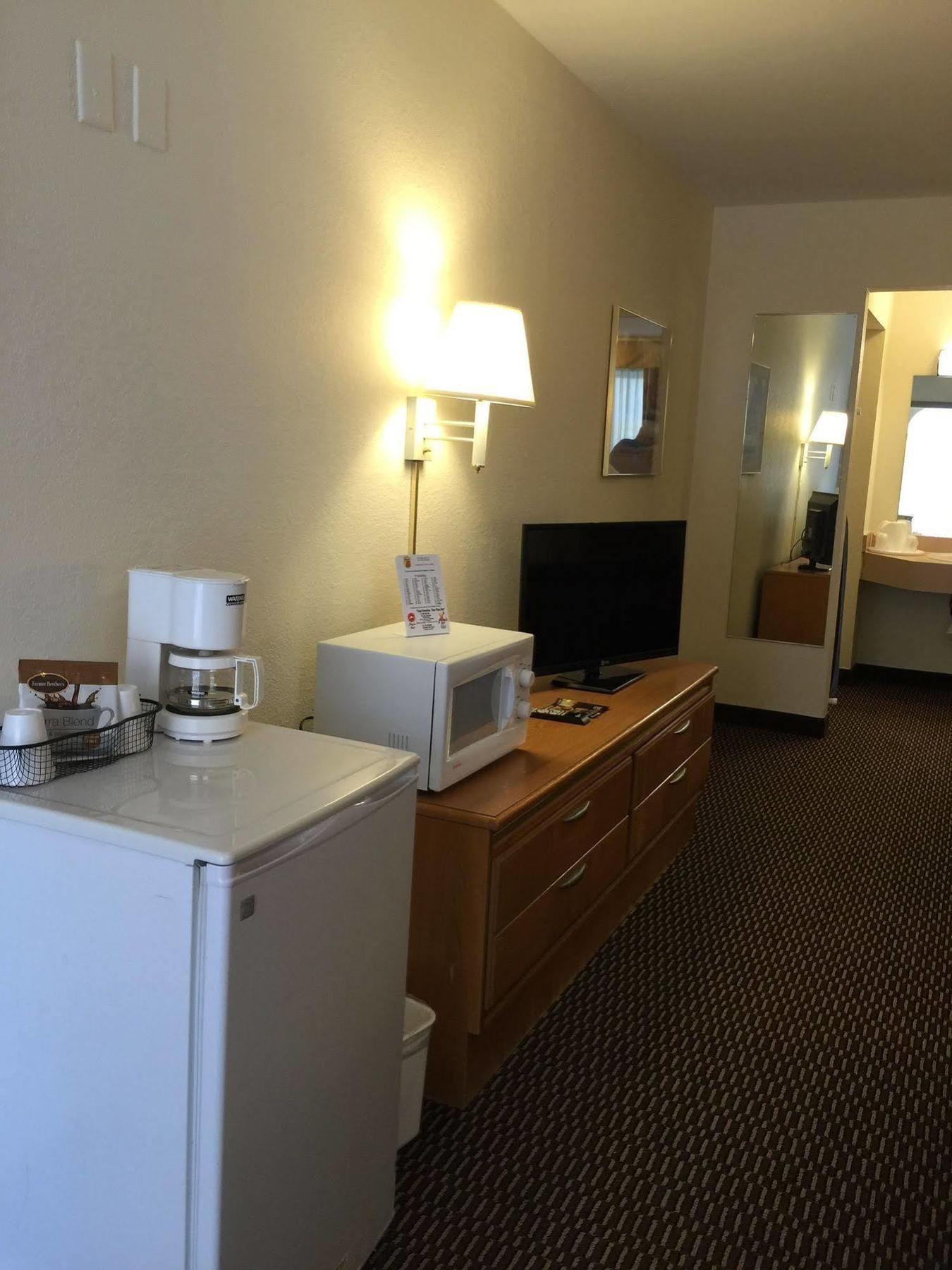 Deluxe Inn & Suites Junction City Kültér fotó