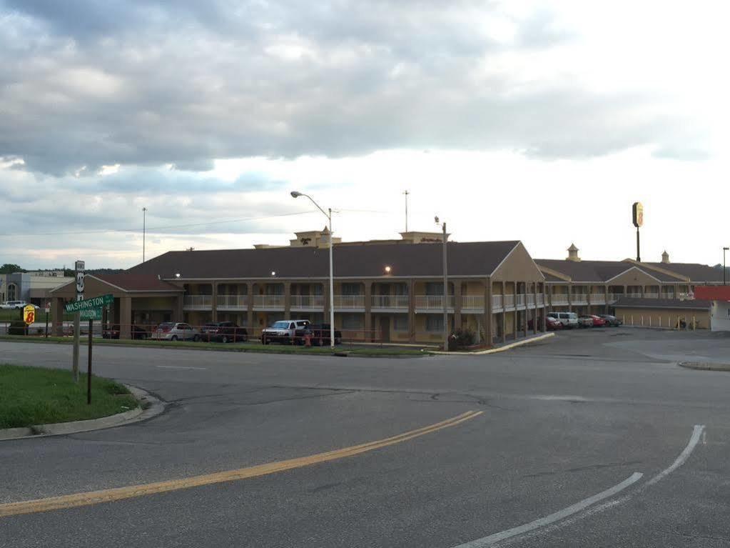 Deluxe Inn & Suites Junction City Kültér fotó